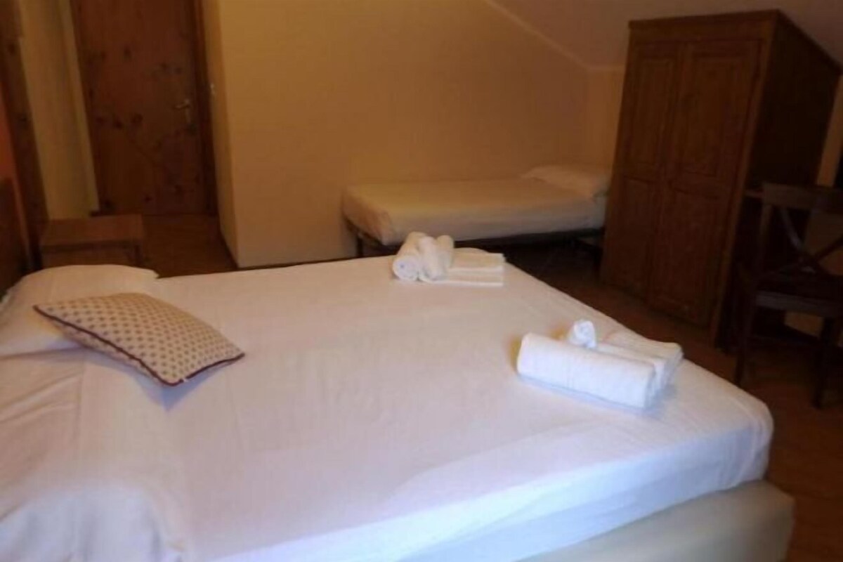 In-room safe, desk, cribs (free), WiFi (free)