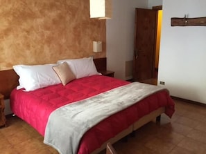 In-room safe, desk, free cribs/infant beds, free WiFi - Hotel Sciatori (Sestriere)