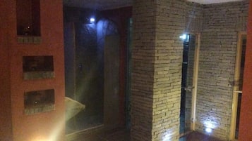 Sauna, bain à remous, hammam