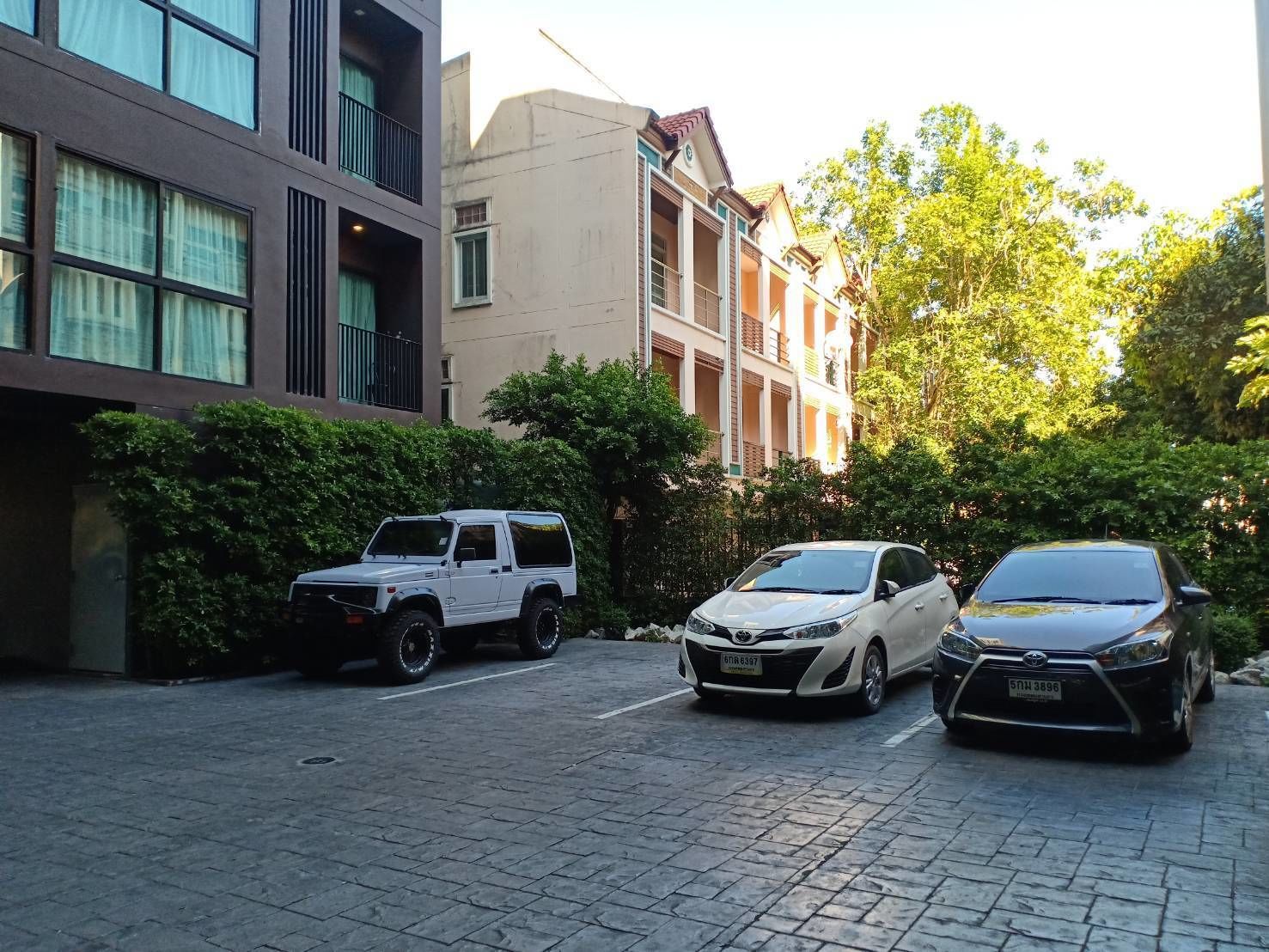 outdoor banquet area
