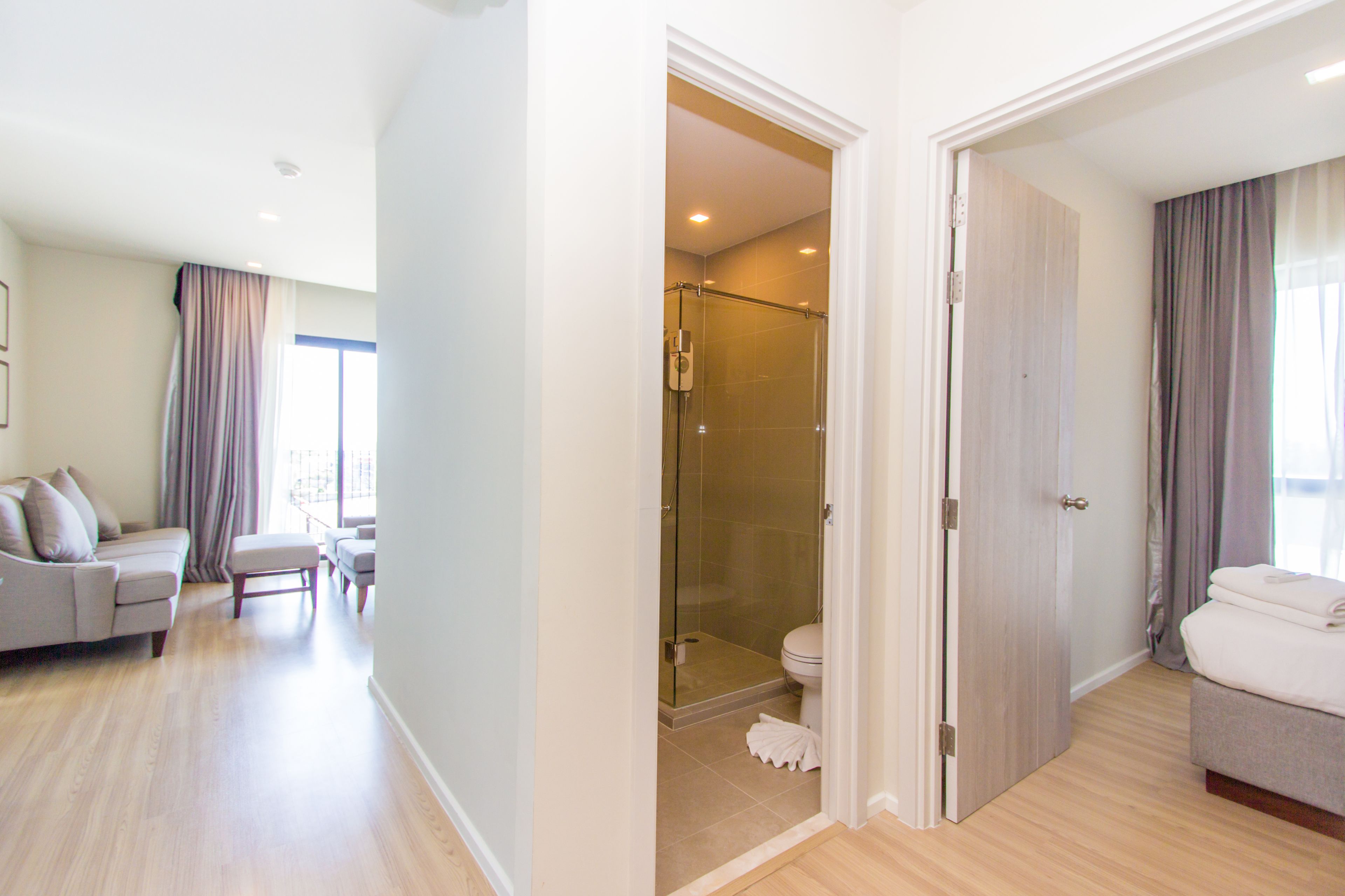 2 bedrooms sea view | bathroom | shower, free toiletries, hair dryer, towels
