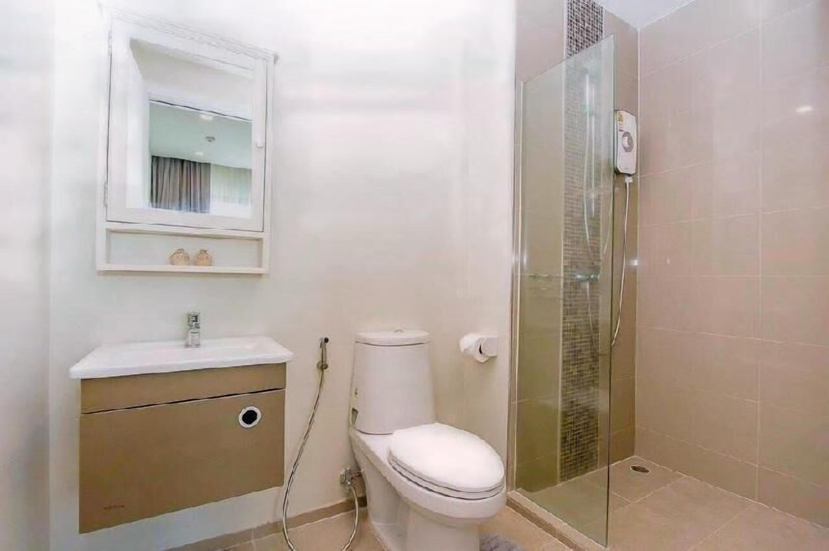Bathroom | Shower, free toiletries, hair dryer, towels