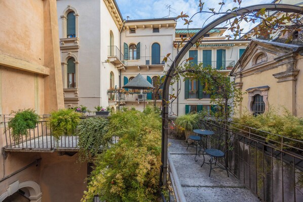 Superior Room | Terrace/patio