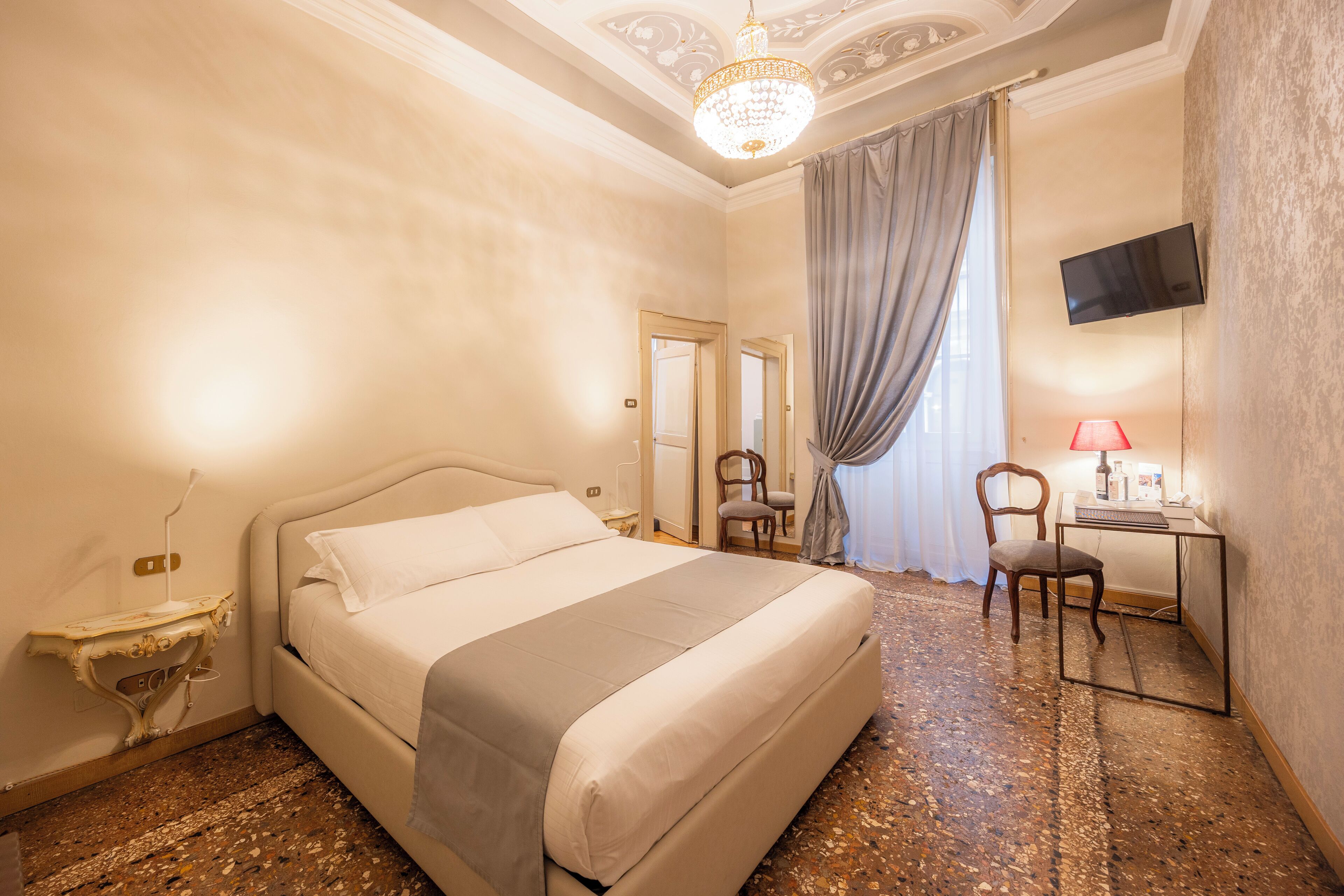 Down duvets, individually decorated, individually furnished, desk