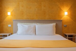 Standard Studio, City View (Levante) | Down comforters, individually decorated, individually furnished, desk