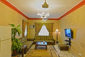 Suite, 1 Bedroom | Living room