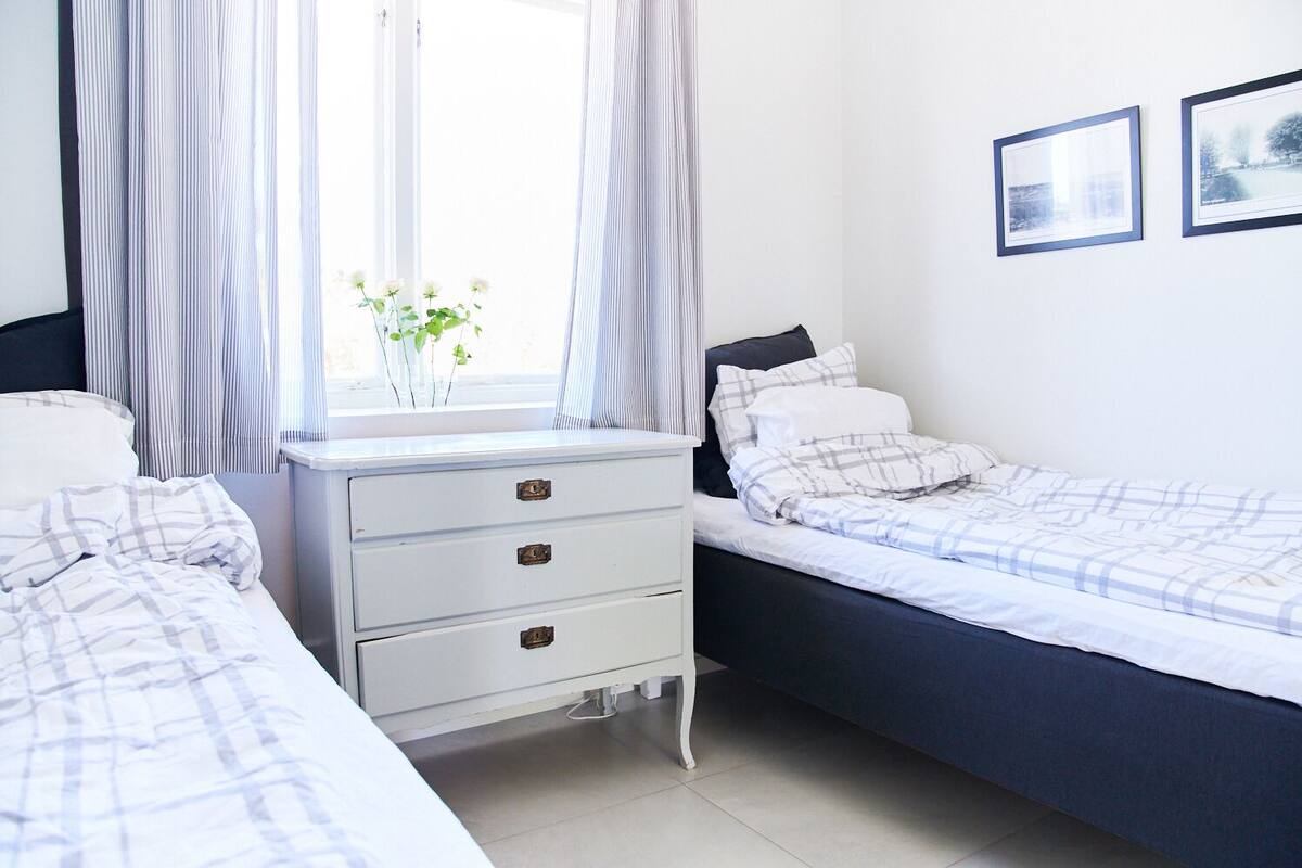 Doppel- oder Zweibettzimmer, Gemeinschaftsbad