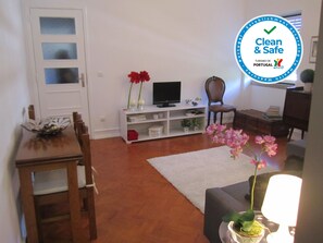 Double Room, Shared Bathroom | Living area - Alvalade II Guest House Lisboa (Lisbon)