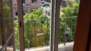 Cribs (free), WiFi (free), bed sheets - Alvalade II Guest House Lisboa (Lisbon)