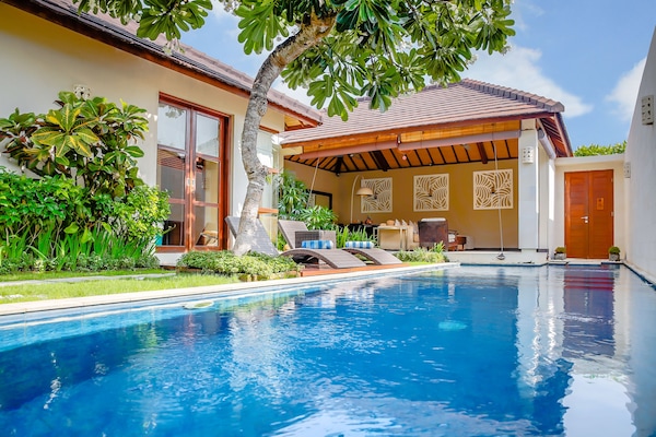 Egyptian cotton sheets, premium bedding, in-room safe