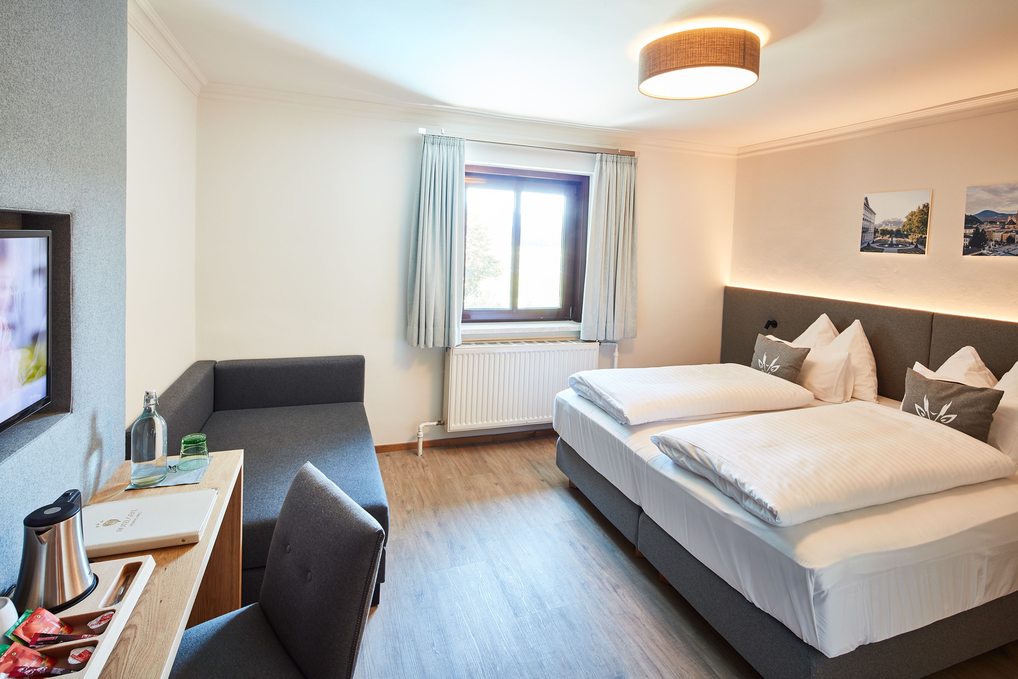 Economy tweepersoonskamer, 1 queensize bed (Urban) | Hypoallergeen beddengoed, Tempur Pedic-bedden, een minibar