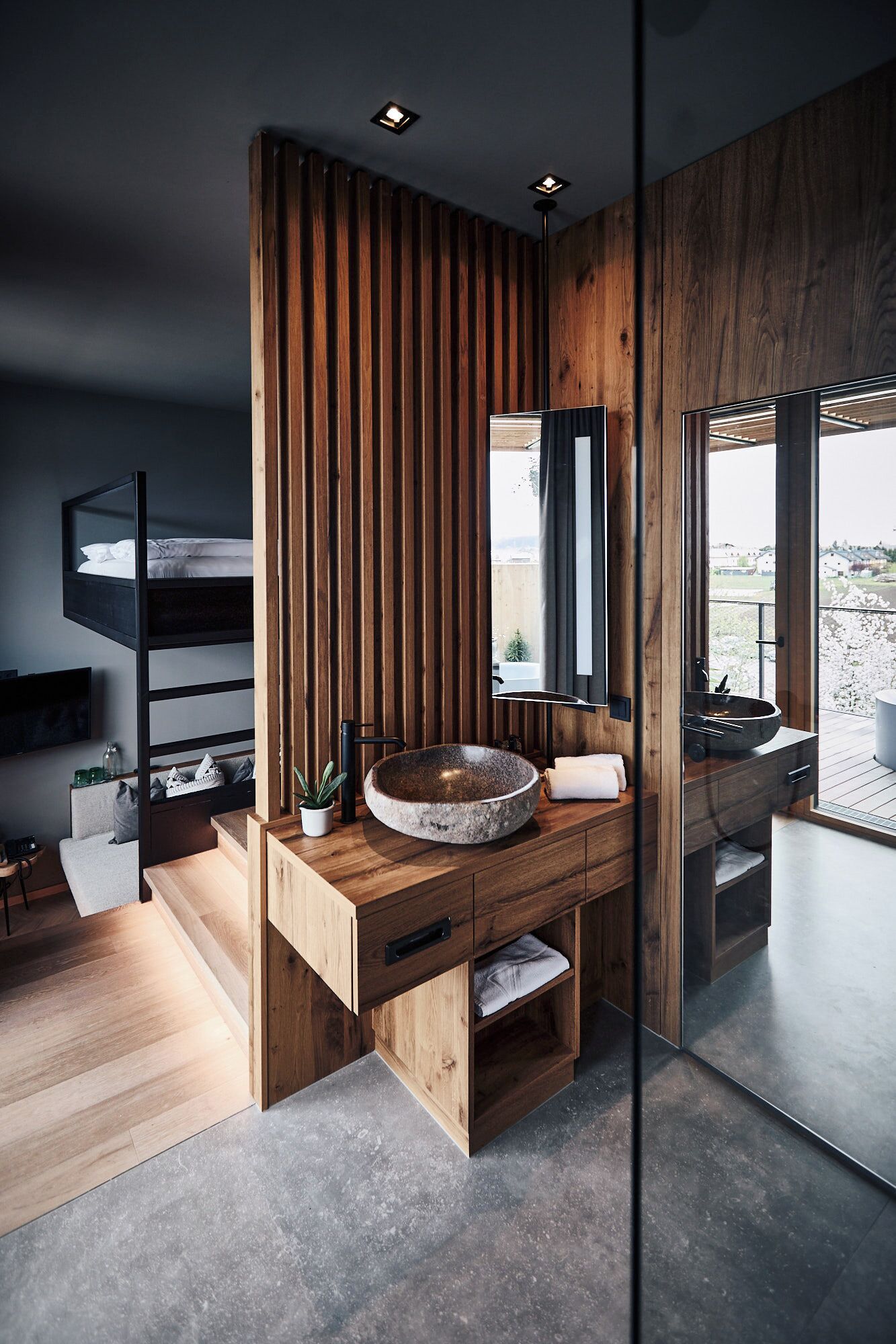 Design-Doppelzimmer, 1 King-Bett (Gerls Gallerie) | Badezimmer | Dusche, kostenlose Toilettenartikel, Haartrockner, Bademäntel