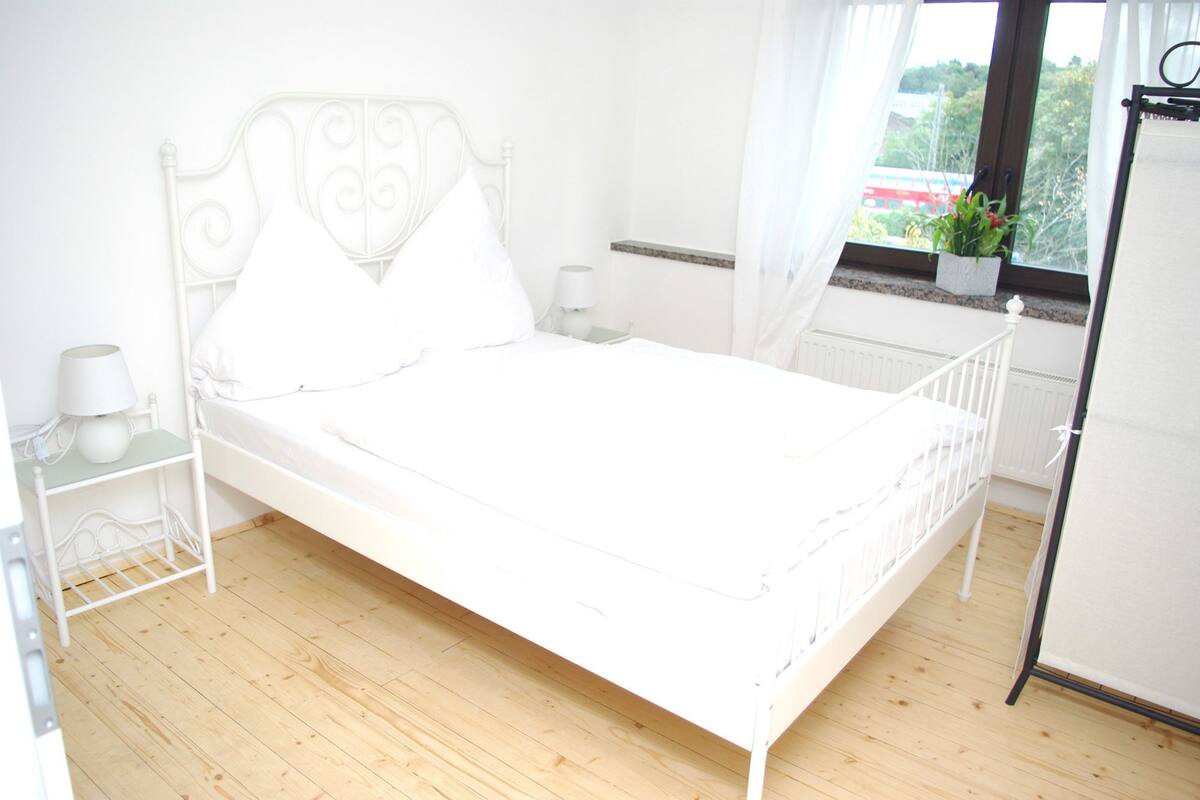 1 bedroom, desk, rollaway beds, free WiFi