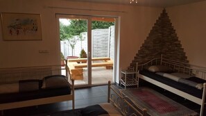 1 bedroom, desk, rollaway beds, free WiFi