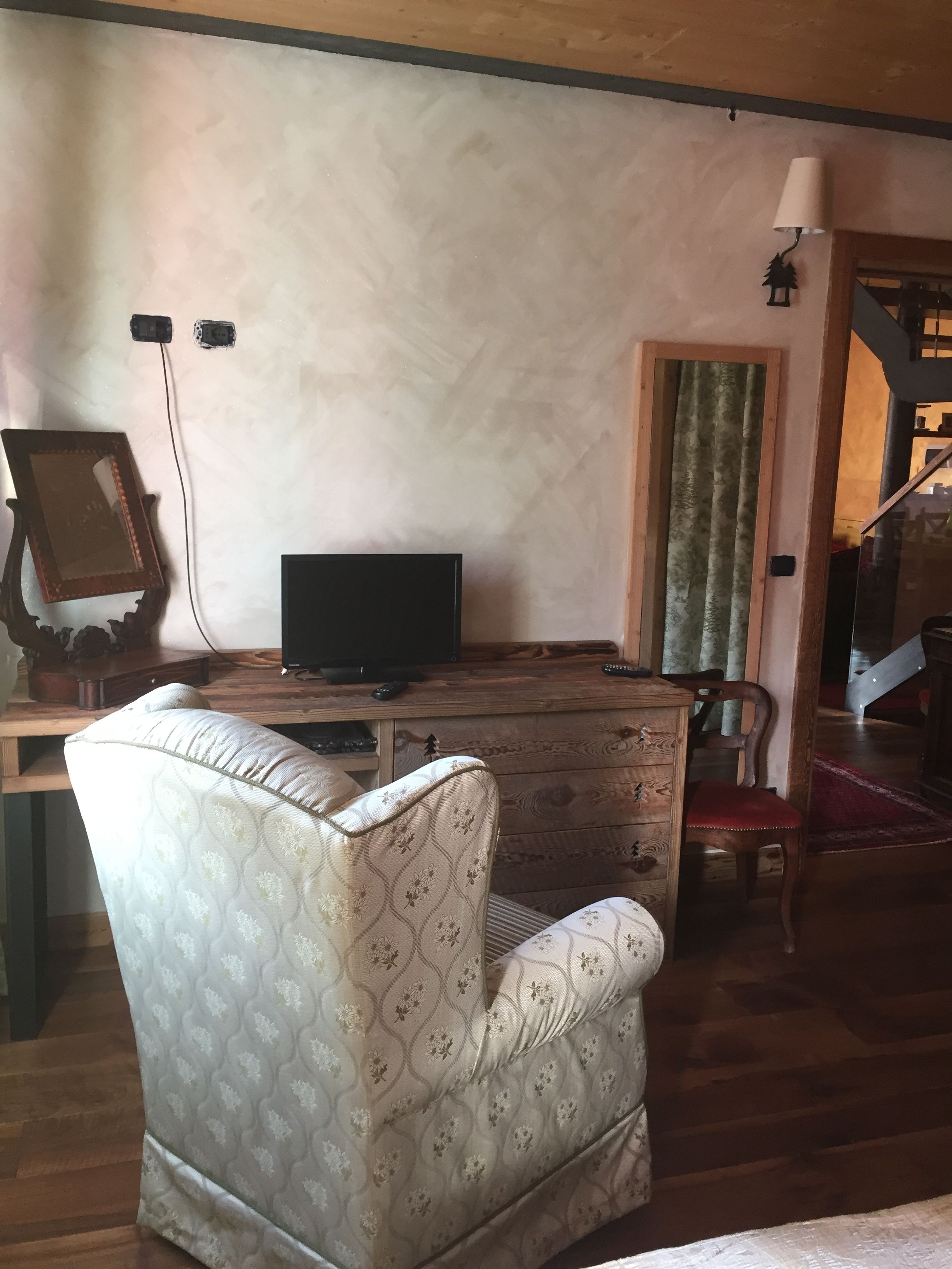 double or twin room | living area | flat-screen tv