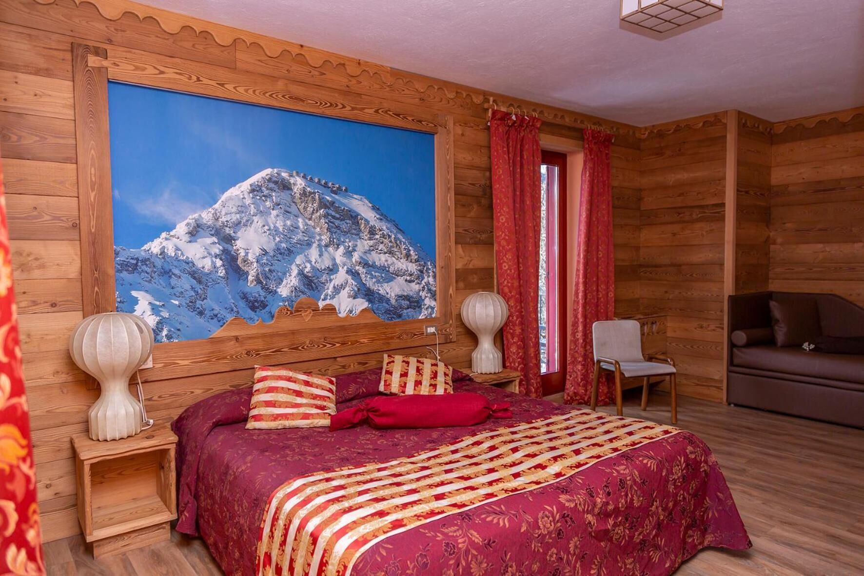 Zimmersafe, kostenloses WLAN, Bettwäsche, Rollstuhlgeeignet