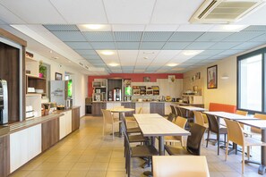 Daily buffet breakfast (EUR 9.90 per person) - ACE Hôtel Paris Roissy (Mitry-Mory)