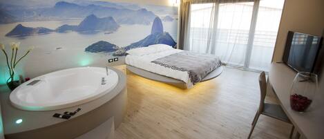 スーペリア ダブルルーム キングベッド 1 台 | 高級寝具、ミニバー、セーフティボックス (室内)、デスク