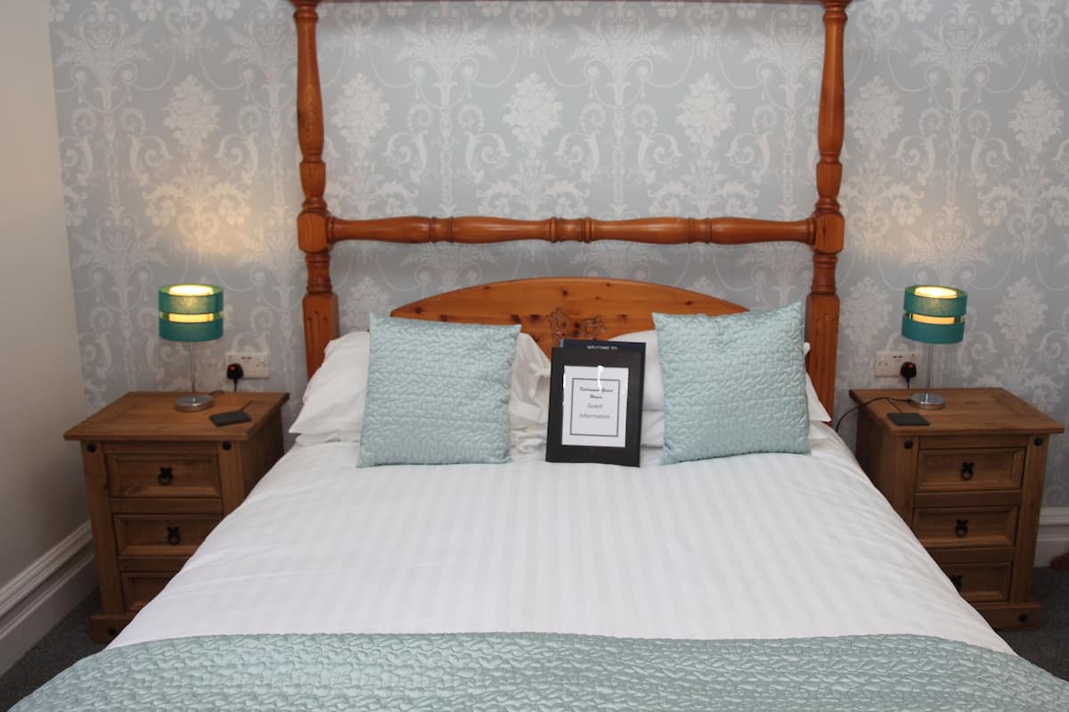 Habitación doble (Four Poster Bed) | Decoración individual y mobiliario individual
