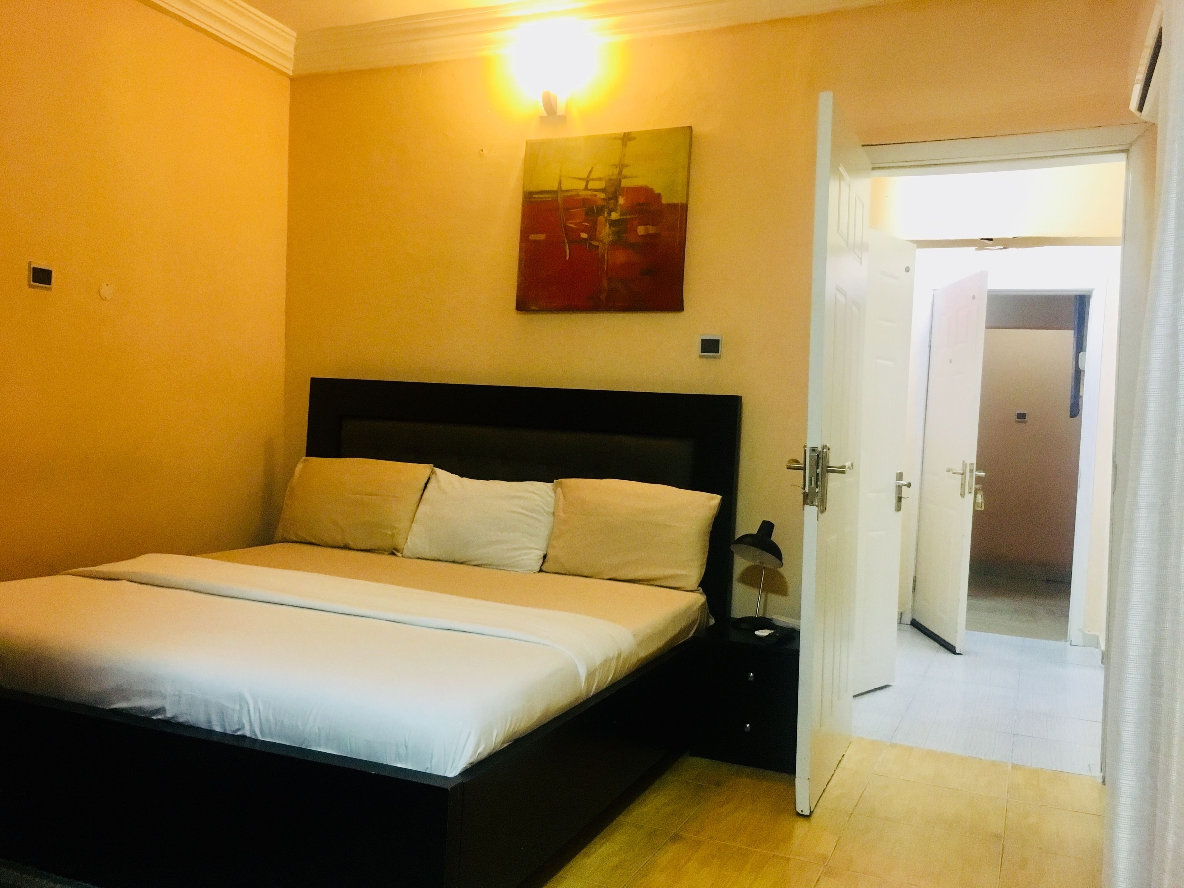 Kamar Bisnis, 2 kamar tidur | Brankas, dilengkapi dengan perabotan berbeda-beda, dan meja kerja