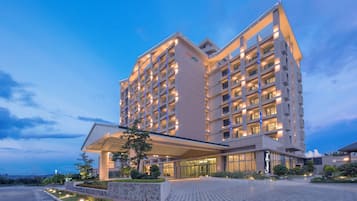 Front of property – evening/night