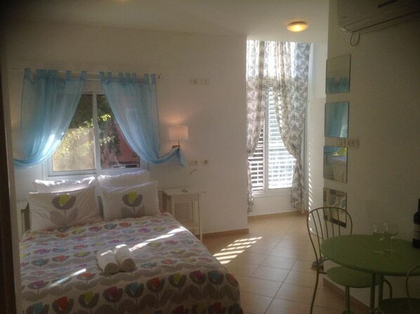 Studio Suite, City View | Premium bedding, desk, free WiFi - Sun Studio (Giv'atayim)