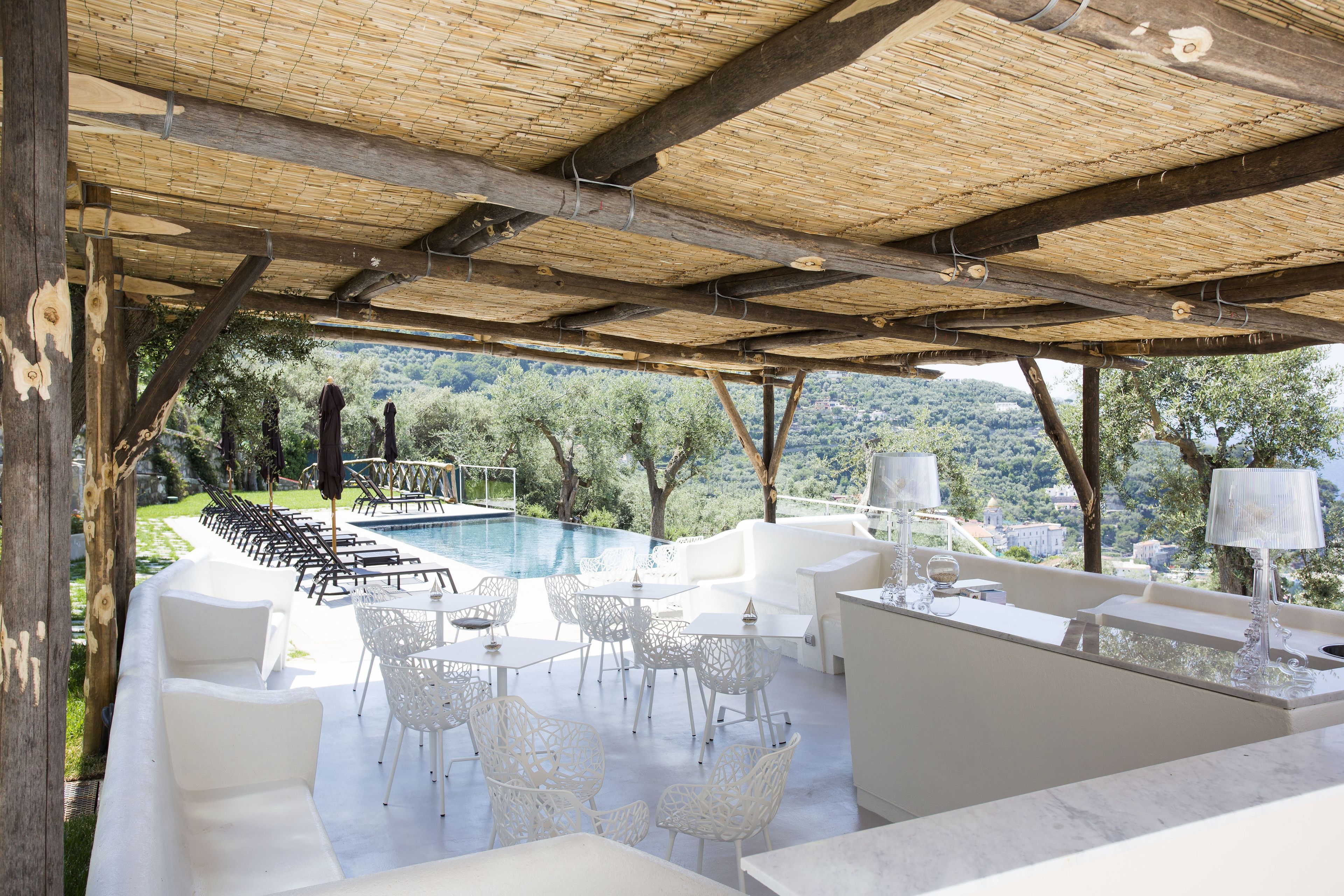 Poolside bar