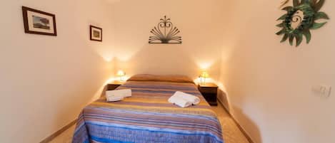 Hochwertige Bettwaren, Minibar, Zimmersafe, Schreibtisch