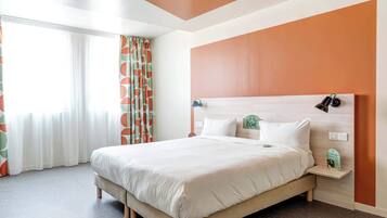 Habitación clásica doble | 1 dormitorio, caja fuerte, escritorio y sistema de insonorización