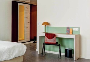 In-room safe, desk, soundproofing, free WiFi