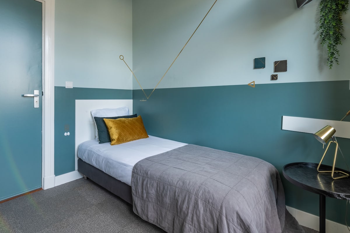 Single Room, Shared Bathroom