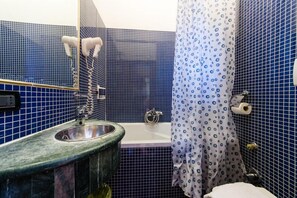 Phòng đơn cơ bản, 1 giường đơn | Phòng tắm | Buồng tắm vòi sen 