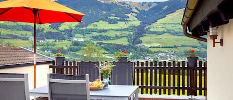Appartamento panoramico, 1 letto king, terrazzo, vista valle | Terrazza/patio