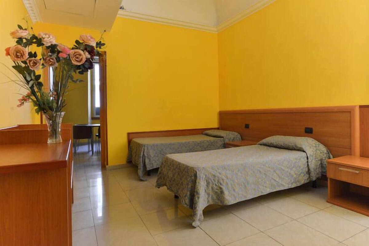 Chambre Double, salle de bains commune