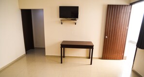 Standard Room, 2 Double Beds | In-room safe, desk, iron/ironing board, free WiFi - Hotel Villamar (Veracruz)