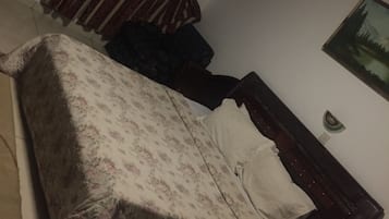 Premier Double Room | Premium bedding, desk, iron/ironing board, free WiFi