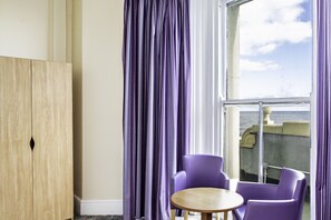 Classic Twin Room, Ensuite, Sea View | Iron/ironing board, bed sheets - The Majestic Hotel (Eastbourne)