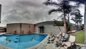 Piscina a l'aire lliure de temporada 