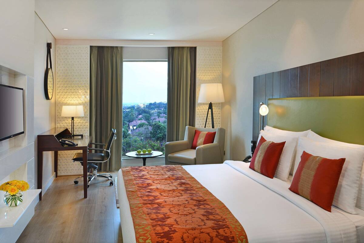 minibar, in-room safe, desk, blackout curtains