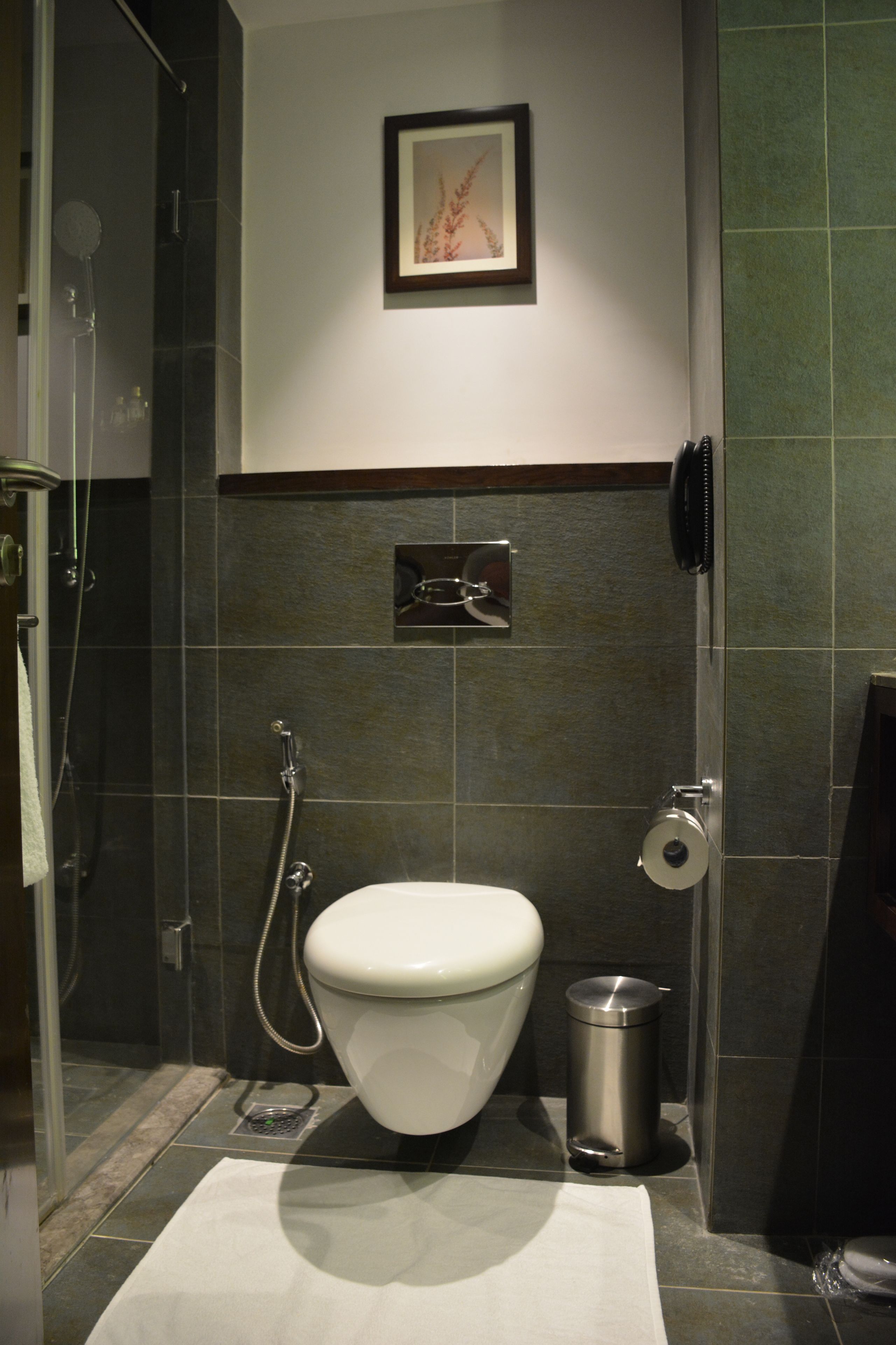 shower, rainfall showerhead, free toiletries, hair dryer