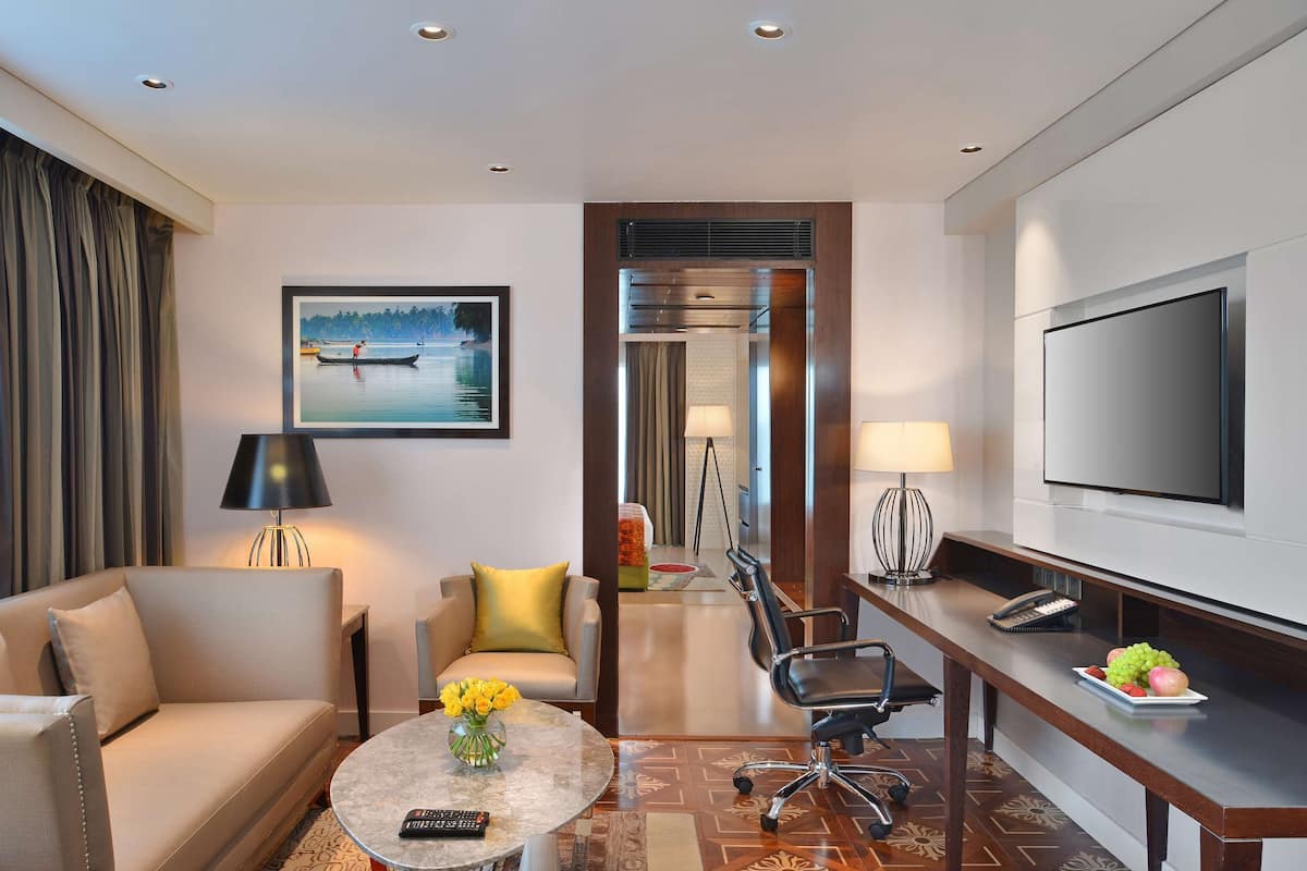 Minibar, in-room safe, desk, laptop workspace