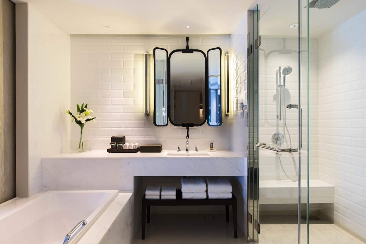 Shower, free toiletries, hair dryer, bathrobes