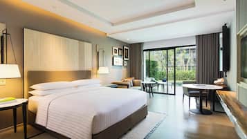 Chambre, 1 trĂšs grand lit, accĂšs piscine (Pool Access)