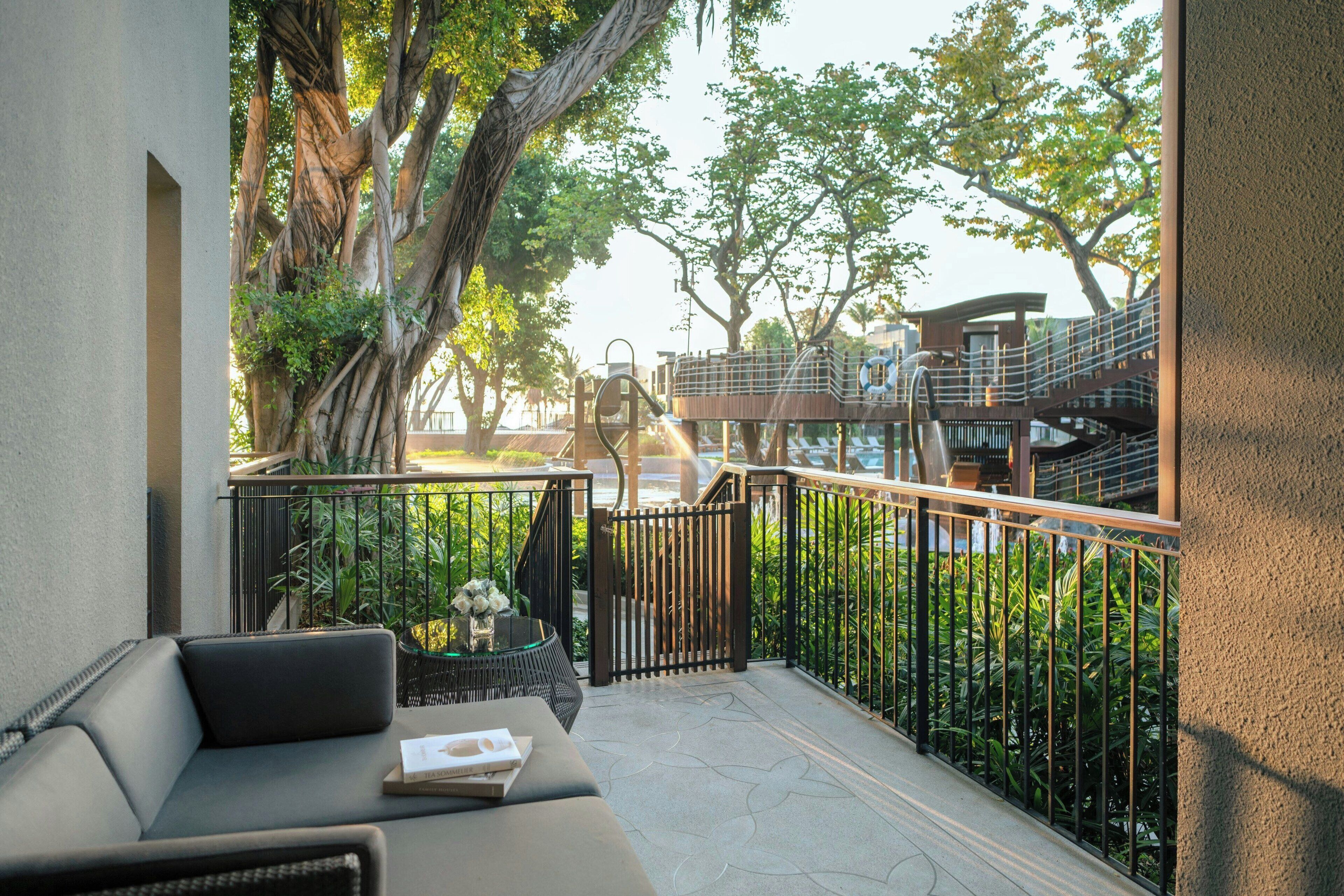 Suite, 1 Bedroom | 1 bedroom, minibar, in-room safe, desk