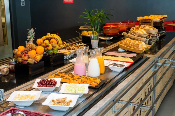 Daily buffet breakfast for a fee