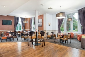 Bar (in der Unterkunft)
