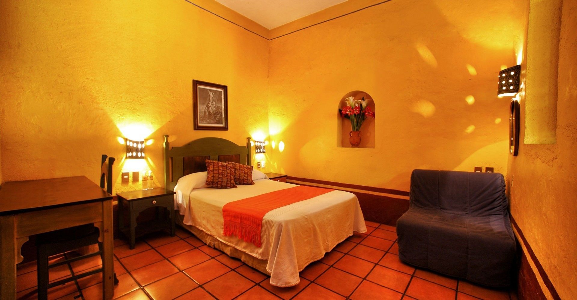 standard room | in-room safe, desk, free wifi, bed sheets