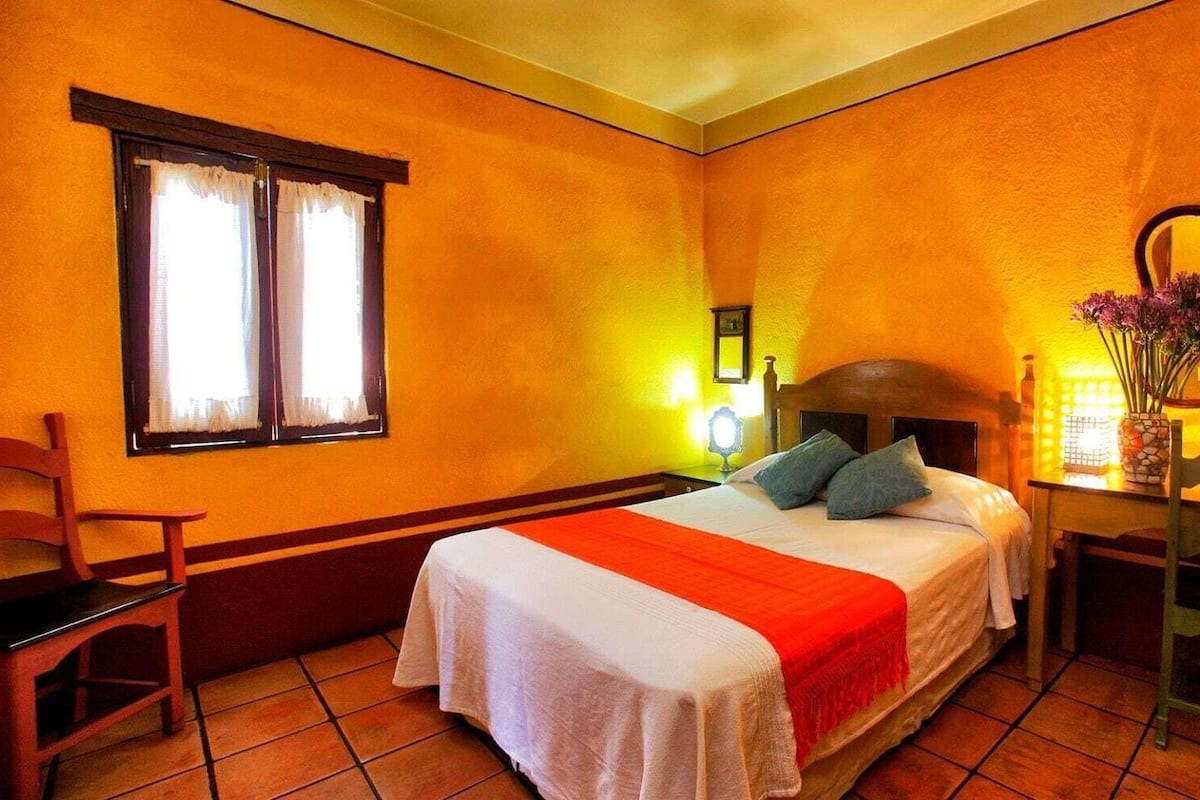 In-room safe, desk, free WiFi, bed sheets