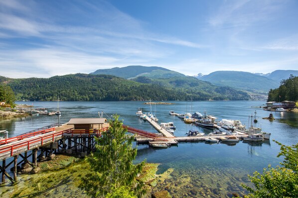 华丽客房, 1 张特大床, 简易厨房, 海洋景观 (202) | 阳台