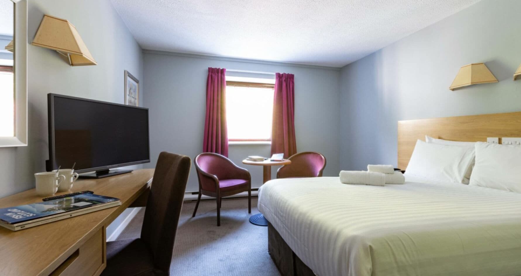 Double Room, 1 Double Bed | Individually decorated, individually furnished, desk, iron/ironing board